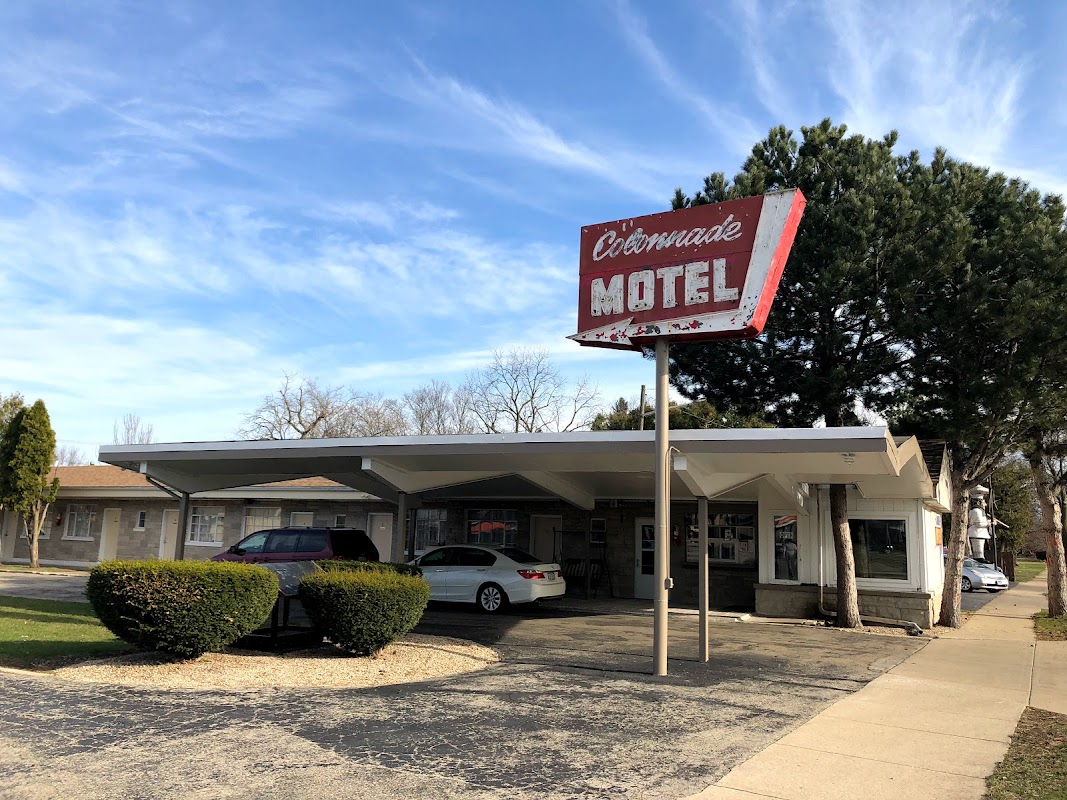 Colonnade Motel